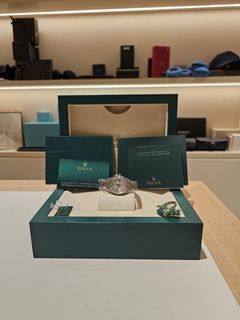 (Category: ) located in . Submitted by sg-watch-hub (Listing ID 1456908375, Image 1). Description: .