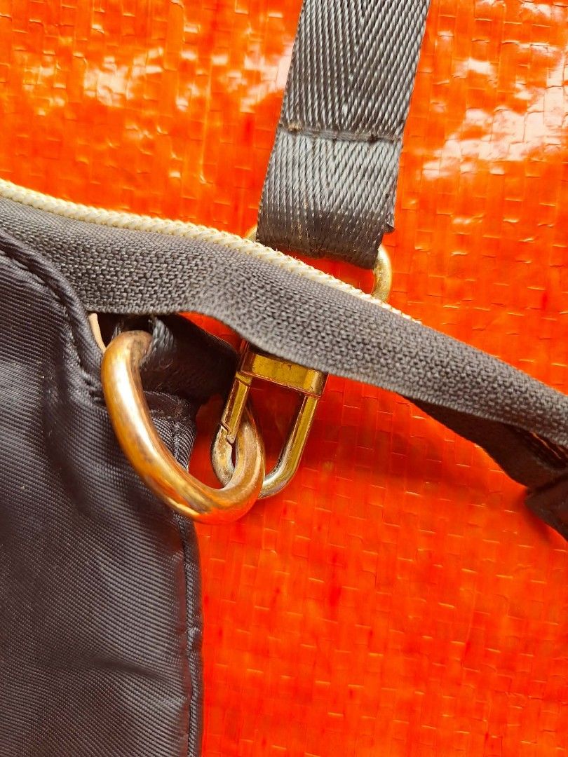 She Rules × SUMDEX Black Nylon Crossbody Bag (Category: Cross-body Bags) located in Malaybalay. Submitted by mags_sofia (Listing ID 1456907374, Image 2). Description: - Brand: She Rules - Color: Black - Material: Nylon - Closure: Zipper - Hardware: Gold - Strap: Adjustable crossbody strap - Features: Compact and practical, great for everyday use.
