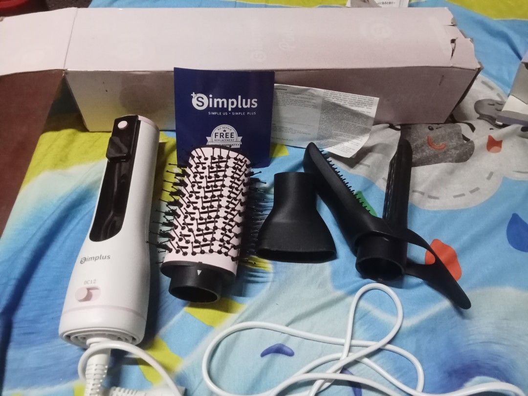 Simpl+s brand hair dryer set (Category: Hair) located in Dasmarinas. Submitted by allmura4u (Listing ID 1456829017, Image 3). Description: -simpl+s brand twice used only -all in good condition and working po yan all set - open for meet up and delivery( shoulder by buyer) - color pink - adapter lang po ang kulang PM PM na agad.