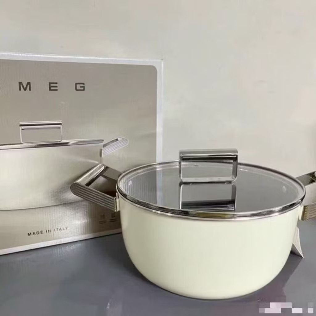SMEG Pot induction (Category: Cookware & Accessories) located in Taguig. Submitted by mschelsea (Listing ID 1456784671, Image 1). Description: brand new orig from SG PRE ORDER.