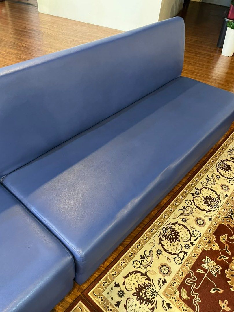 Sofa (Category: Sofas) located in Kuala Lumpur. Submitted by budak-klang (Listing ID 1456850677, Image 3). Description: Untuk Di Jual hanya ada 2 unit sahaja 1 Unit RM350 Berminat PM 016-356 1534.