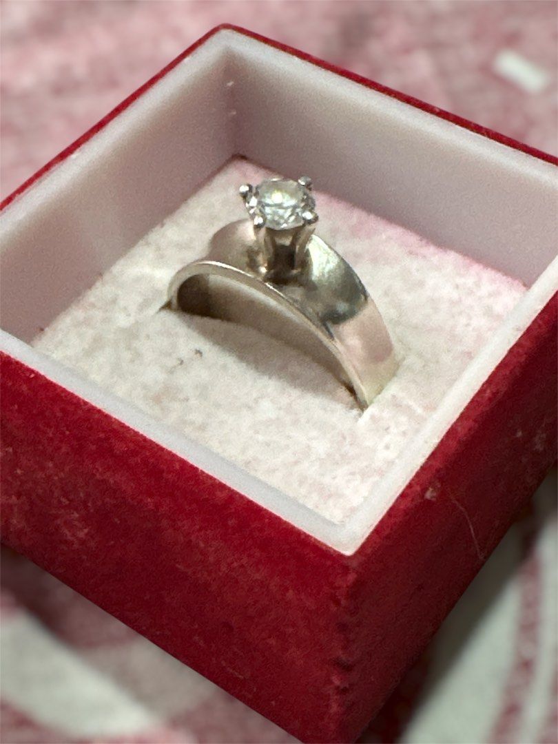 solitaire ring (Category: Rings) located in Manila. Submitted by kingedgrd159971 (Listing ID 1456873704, Image 3). Description: .