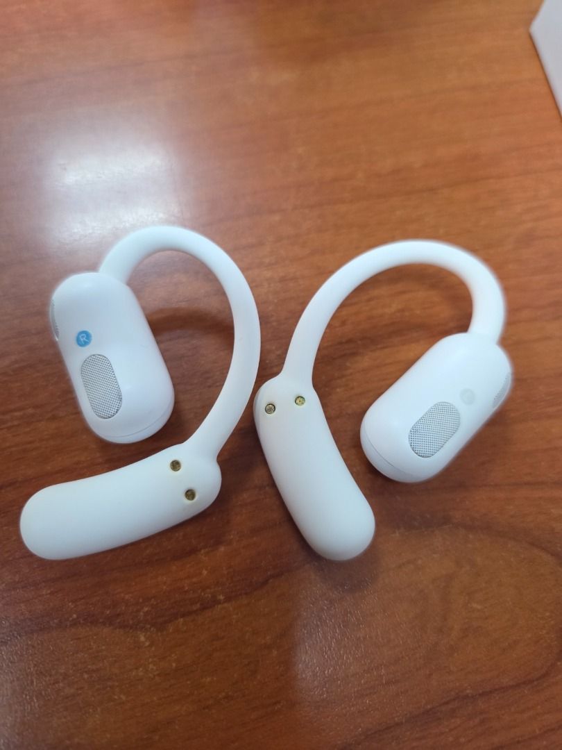 Soundcore AeroFit 2 Bluetooth Open Ear Earphones (Category: Earphones) located in Dumaguete. Submitted by oam_t (Listing ID 1456790587, Image 2). Description: Soundcore AeroFit 2 by Anker, Open-Ear Headphones, 4 Adjustable Positions for Every Ear Size, 2x Richer Bass, Hi-Res, 42H Playtime, IP55, AI Clear Calls, Wireless Charging, Translation Earbuds Real Time Condition: Used but in great working and physical condition including battery life. RFS: