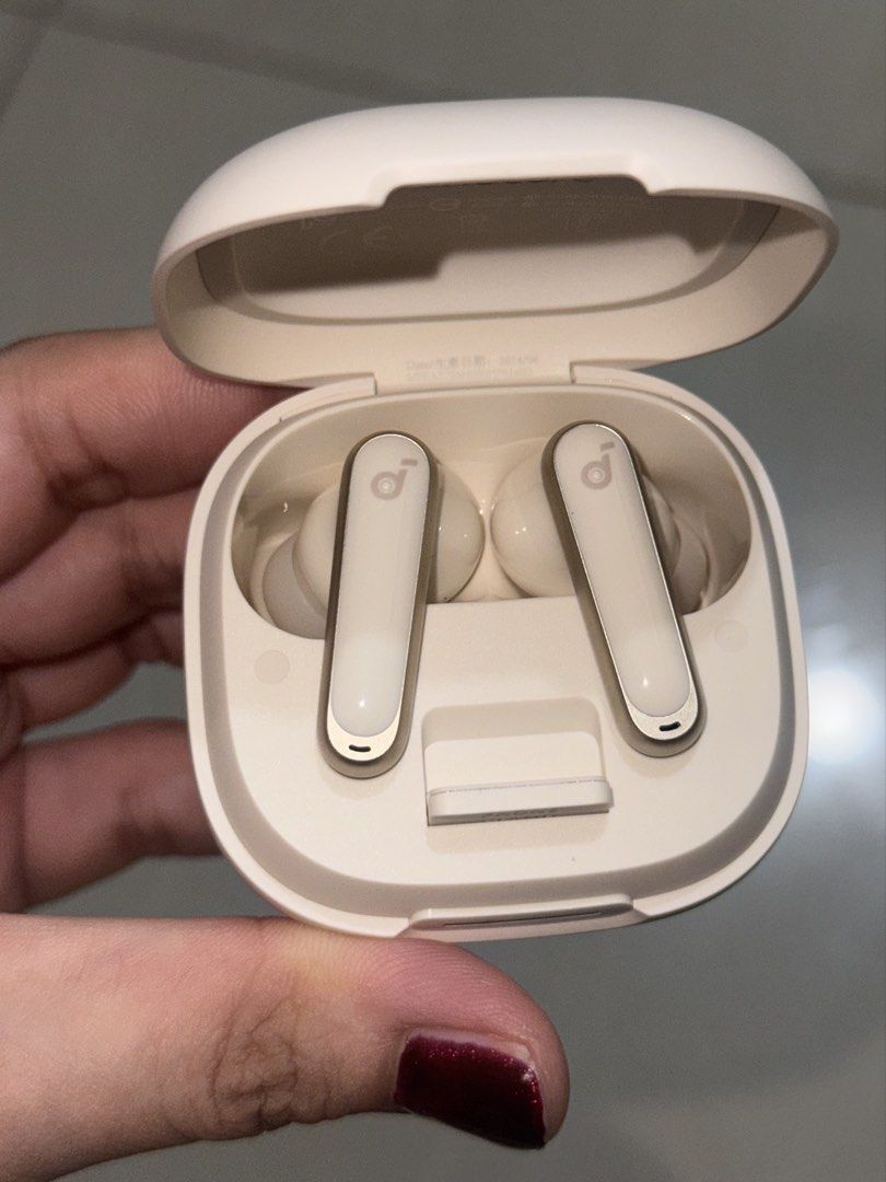 Soundcore P40i by Anker | Smart ANC True-Wireless Earbuds (Category: Earphones) located in Manila. Submitted by wykaboo_ (Listing ID 1456947011, Image 1). Description: 🎧 Soundcore P40i | Smart ANC True-Wireless Earbuds (Oat White) ✨ Features: • Adaptive Active Noise Cancellation (ANC) • Clear calls with AI-enhanced microphones • Powerful bass & immersive sound • Long battery life • Multipoint connection • Comfortable in-ear fit • Charging case w
