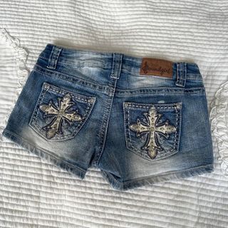 (Category: ) located in . Submitted by lexilhs (Listing ID 1456907498, Image 1). Description: .