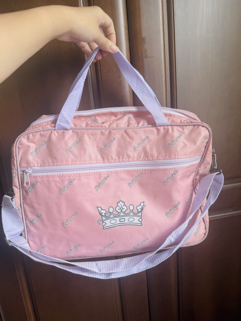 Spacious pink laptop bag with pouch (Category: Laptop Bags & Sleeves) located in Marilao. Submitted by hannahjrmn (Listing ID 1456806878, Image 2). Description: .