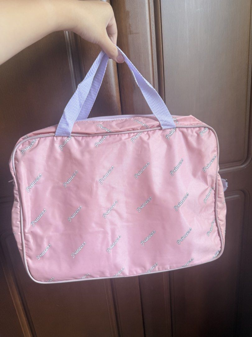 Spacious pink laptop bag with pouch (Category: Laptop Bags & Sleeves) located in Marilao. Submitted by hannahjrmn (Listing ID 1456806878, Image 3). Description: .