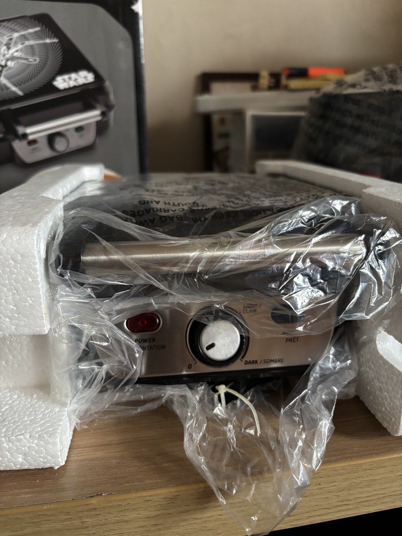 Star Wars Waffle maker (Category: Other Kitchenware & Tableware) located in Quezon City. Submitted by lexingtonngo (Listing ID 1456859518, Image 3). Description: 110v.