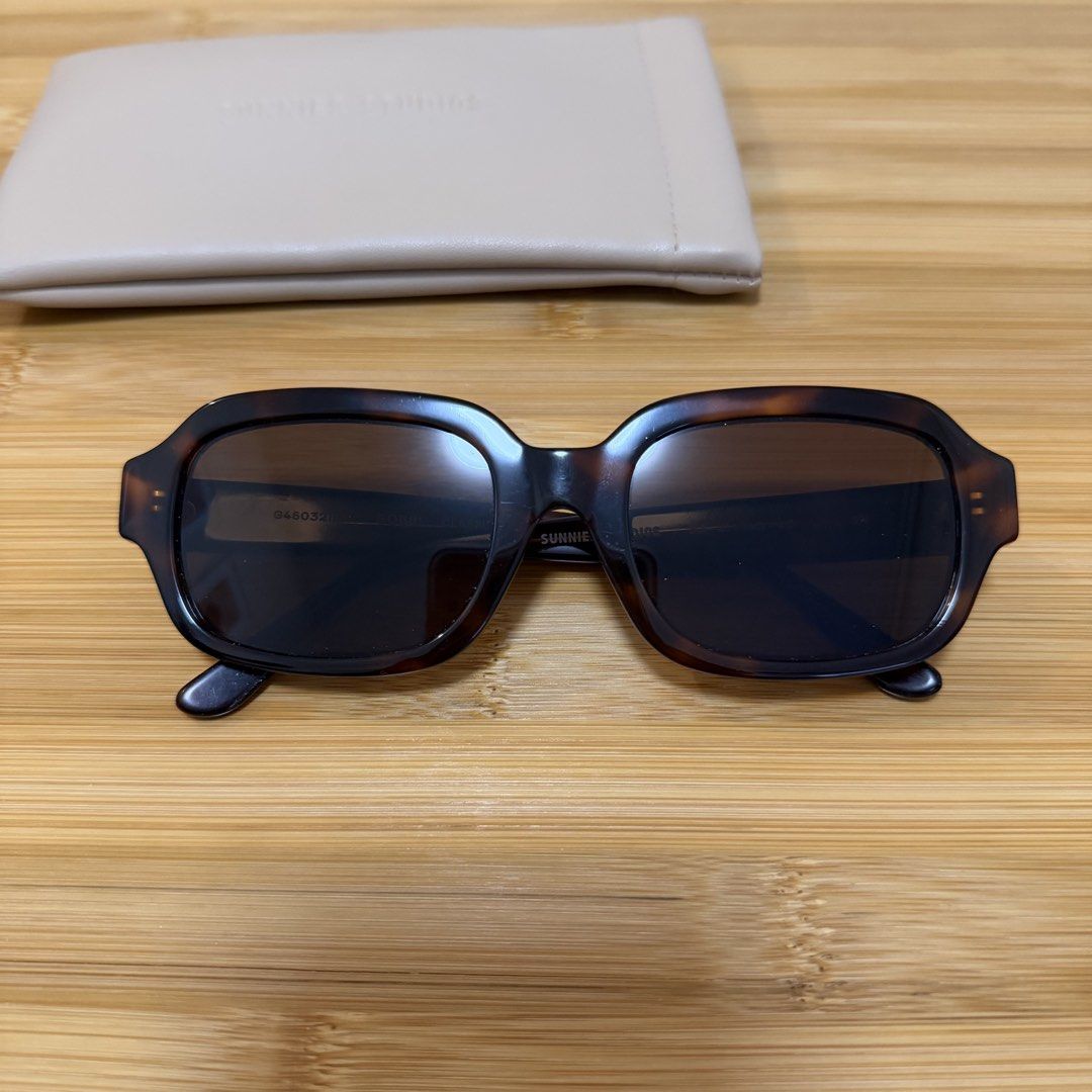 Sunnies Studios Bobbi Classic Tort Sunglasses (Category: Sunglasses & Eyewear) located in Bulacan. Submitted by declutter_diary02 (Listing ID 1456792266, Image 1). Description: - Brand: Sunnies Studios - Model: Bobbi - Color: Classic Tort PLEASE READ ‼️ MOP: Gcash or Bank transfer MOD: Lalamove/Grab or J&T (PICKUP ONLY) Pickup time 12 PM ONWARDS BUYER WILL BOOK, for your tracking po Location: Marilao, Bulacan (Full details will be provided once t