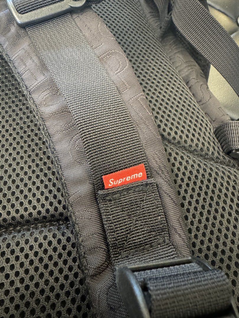 SUPREME SS19 BACKPACK CORDURA®️ (Category: Backpacks) located in Manila. Submitted by furugi24 (Listing ID 1456888940, Image 2). Description: AUTHENTIC/ LEGIT SUPREME SS19 BACKPACK CORDURA®️ Has laptop compartment Thick cordura material 10k (NEGOTIABLE) Brandnew Supreme, BAPE, kapita.