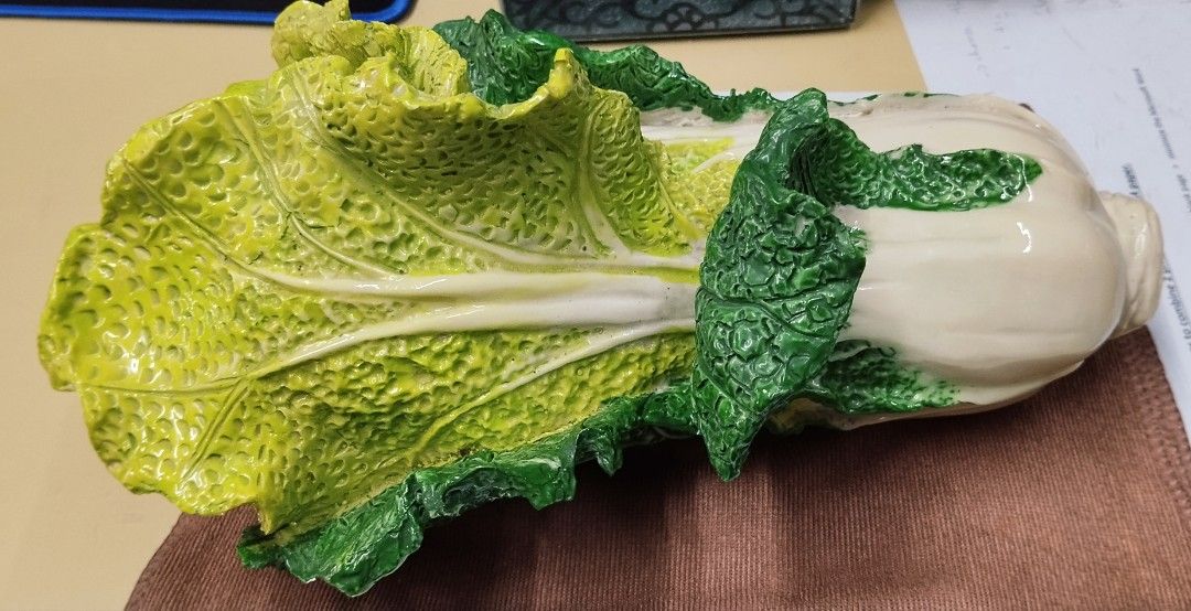 Table Decor (Category: Other Home Decor) located in Taiping. Submitted by tlc.pickers (Listing ID 1456804378, Image 2). Description: Napa cabbage decoration. 30 cm length 3.4 kgs weight. Good condition .
