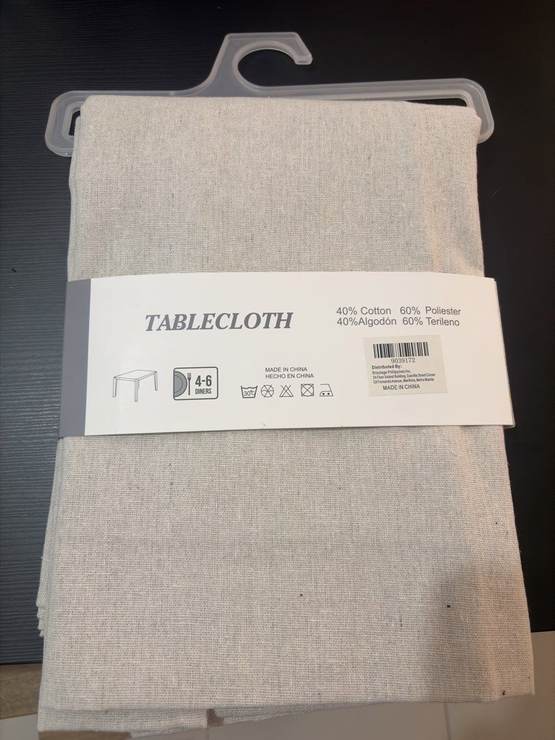 Tablecloth (beige) (Category: Table Linen & Textiles) located in Valenzuela. Submitted by andreaaah (Listing ID 1456884094, Image 2). Description: Bought from Mr. DIY 140 x 180 cm Used once only, no issues..