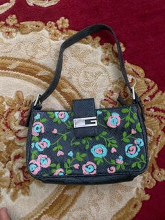 (Kategori: ) berada di . Dikirim oleh vaniarosee (ID iklan 1456839229, Gambar 1). Deskripsi: .