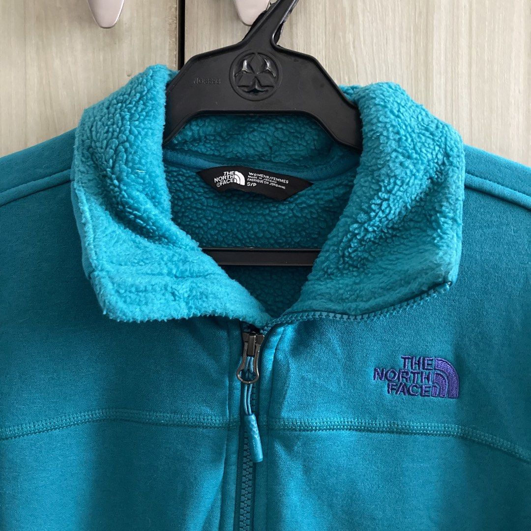 The North Face Teal Timber Full Zip Fleece Jacket (Category: Coats, Jackets and Outerwear) located in Manila. Submitted by aokii_ (Listing ID 1456884489, Image 3). Description: Size: Small to Semi med NEGOTIABLE! :).