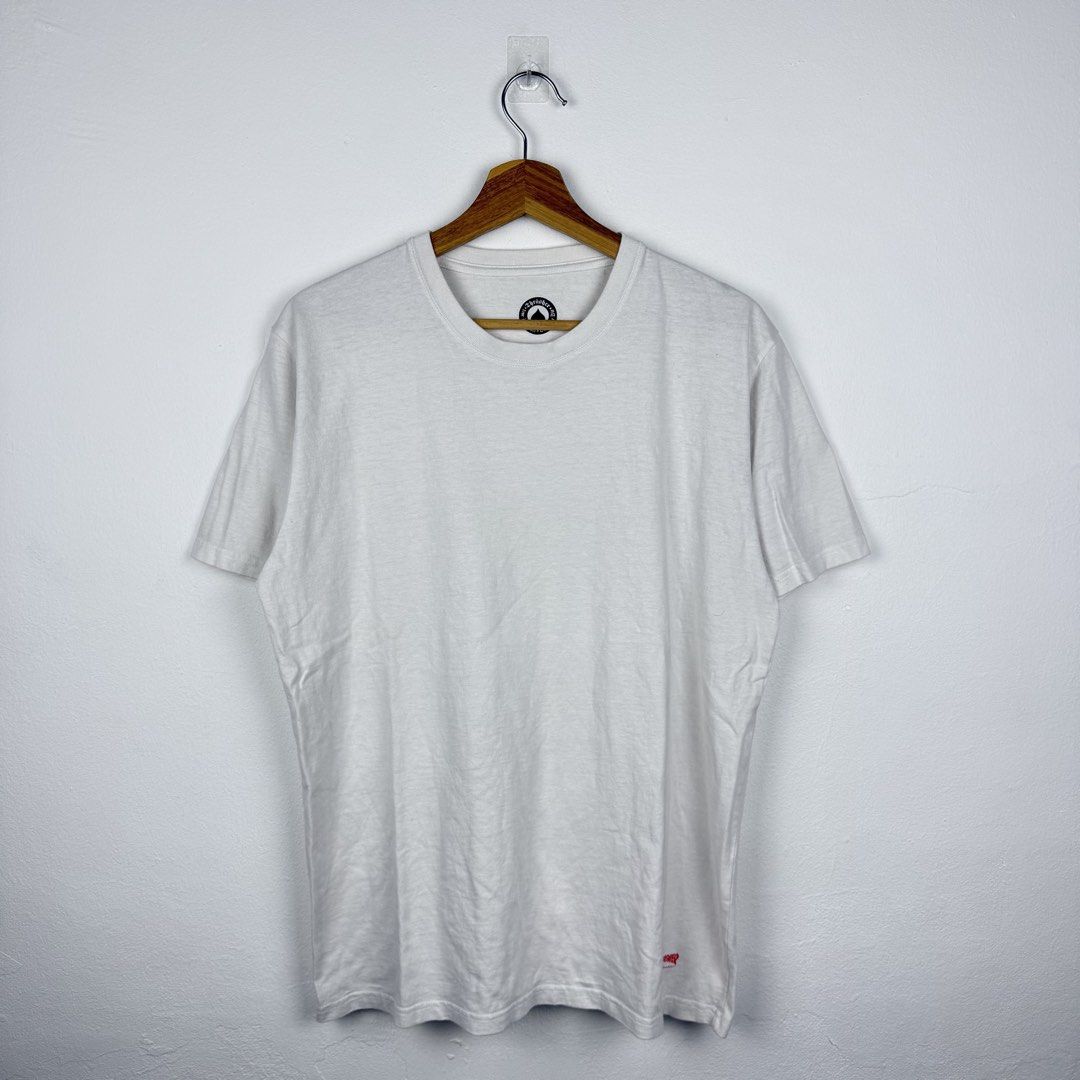 Thrasher Basic Logo Tee (Category: Tshirts & Polo Shirts) located in Taiping. Submitted by pipers.my (Listing ID 1456916339, Image 1). Description: Size L (pit 21.5 length 27) Condition 8.8/10 Measurement in inch.