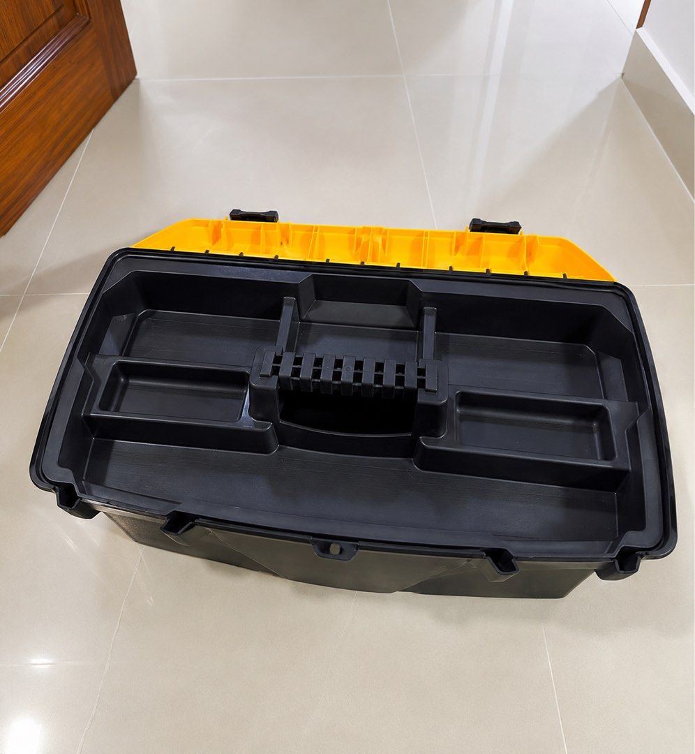Tools box (Category: Home Improvement Tools & Accessories) located in Singapore. Submitted by theluckystore88 (Listing ID 1456930296, Image 2). Description: READ DETAILS 🔻🔻🔻🔻🔻 L48 D26 H25 Self collection at Hougang St 22 All items once sold no refundable or exchangeable.