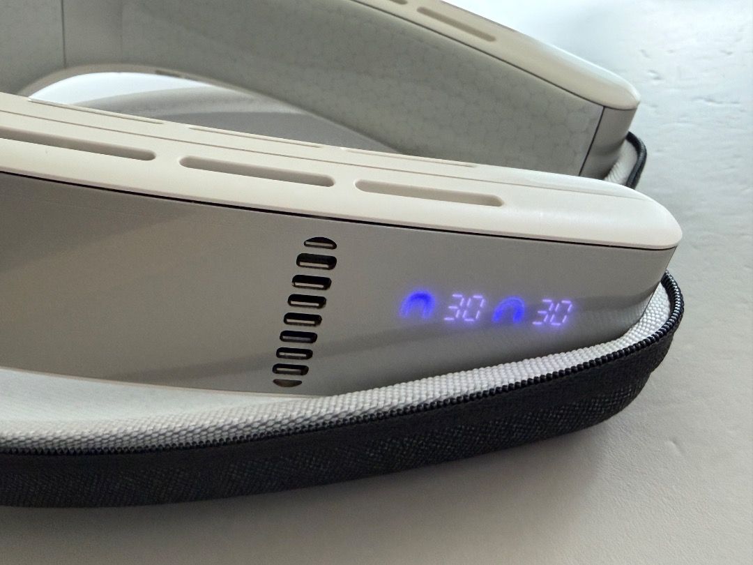 Torras Coolify Cyber AI Neck Air Conditioner with original carrying case. App connection for adjustment and monitoring. （分類：旅遊 - 旅行必需品及用品）位於 Hong Kong。 由 mhung_888 提交（商品編號 1456819081，圖片 1）。簡介： Torras Coolify Cyber AI Neck Air Conditioner with original carrying case. App connection for adjustment and monitoring. Excellent condition used only a few times.。