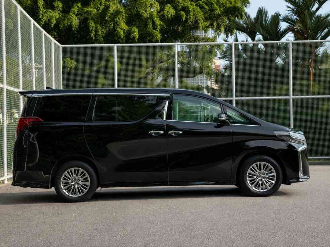TOYOTA ALPHARD HYBRID SRC (Category: Used Cars) located in Singapore. Submitted by signaturemotors (Listing ID 1456874907, Image 3). Description: Showroom: 237 ALEXANDRA ROAD 237 Alexandra Road #02-04 Singapore 159929 1 Owner! High Specs Toyota Alphard SR-C Model! Come With Toyota Safety Sense. 2nd Row Captain Seats. Twin Panoramic Roof. Wireless Charging/Apple Car Play. Electric Memory Seats. Auto Tailgate. Lane Departure Warning. Auto LED headl