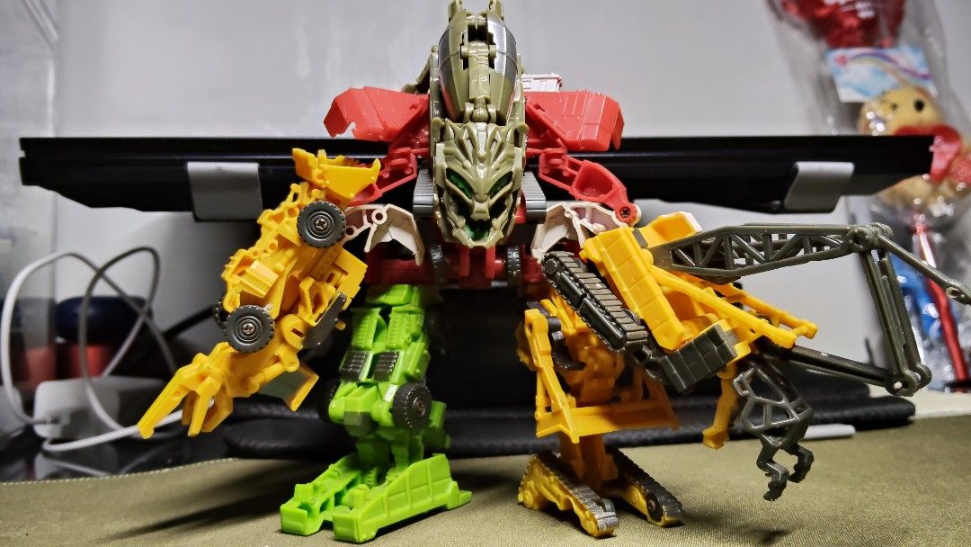 Transformers ROTF Scout class Devastator (Category: Action & Battle Toys) located in Manila. Submitted by optimumprid3 (Listing ID 1456929199, Image 1). Description: Transformers ROTF Scout Class Devastator Complete figures, all individual members can fully combine Some looseness in some joints but can still stand Gcash/Gotyme payment Lalamove or LBC shipping .