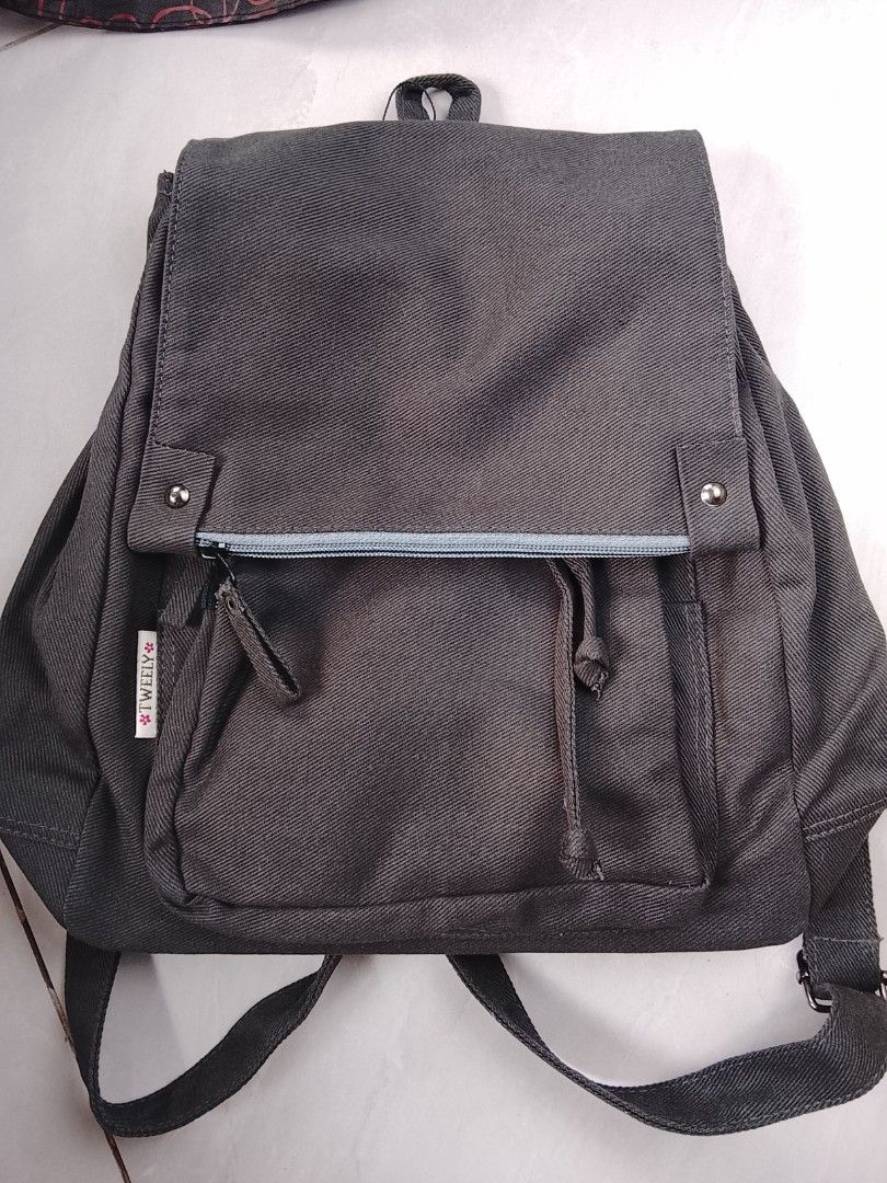 TWEELYFORBAG Joya Canvas Backpack (Category: Backpacks) located in General Mariano Alvarez. Submitted by meiii18 (Listing ID 1456825053, Image 1). Description: COLOR: DARK GREY.