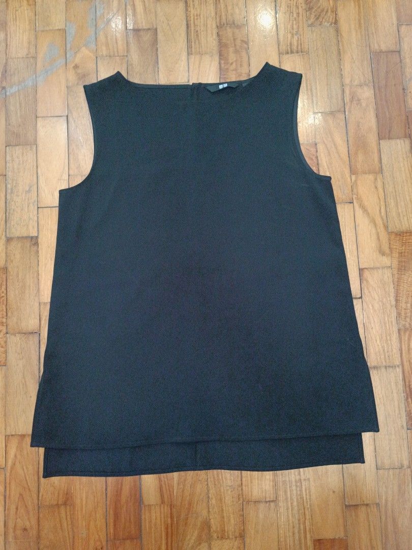 Uniqlo Black Sleeveless Blouse (Category: Blouses) located in Quezon City. Submitted by cheecharon (Listing ID 1456785248, Image 1). Description: Uniqlo Black Sleeveless Blouse Great for office or semi-final wear Barely used S on tag but can fit M-L.