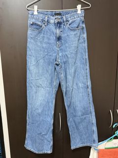 (Category: ) located in . Submitted by ml.closet (Listing ID 1456827040, Image 1). Description: .