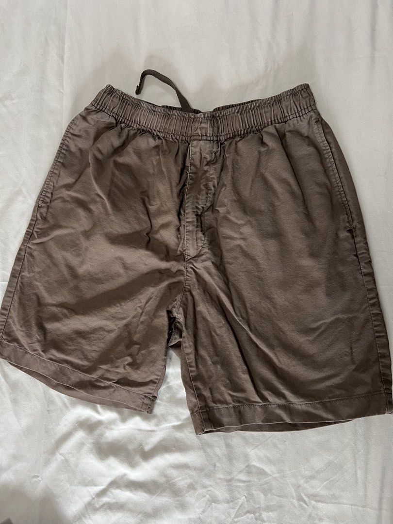 Uniqlo Linen Blend Shorts (Category: Shorts) located in Quezon City. Submitted by carlSELL (Listing ID 1456830102, Image 2). Description: Size: S (waist 68-76cm) Color: Brown Condition: 9.5/10.