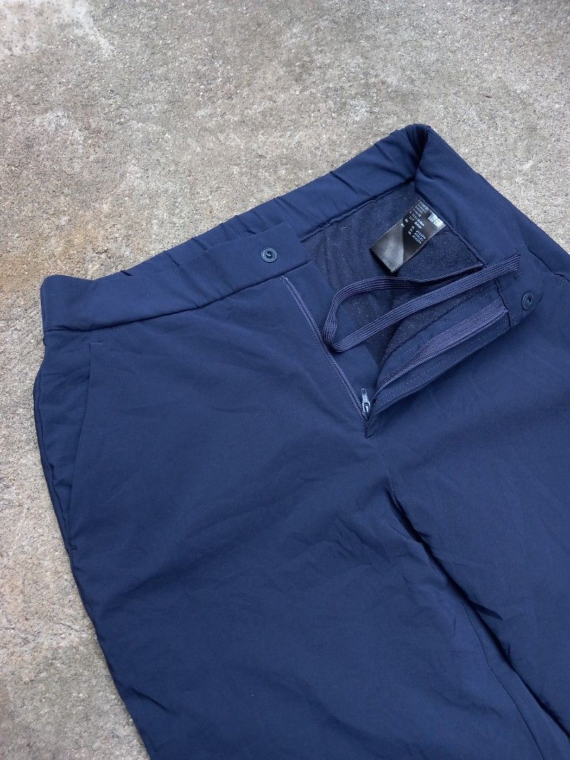 Uniqlo Navy Warm Lined Pants (Category: Joggers) located in Cavite. Submitted by ulldrich (Listing ID 1454401991, Image 3). Description: Uniqlo Navy Warm Lined Pants 🔖 100 + Shipping Size: 27-28" Width x 37" Length - S on Tag Condition: Like new Color: Navy Color rate: 10/10 Issue: None Location and Courier: Imus, Cavite | J&T Mode of payment: Gcash | Landbank Check out my Carousell Account: @ulldrich.