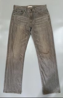 (Category: ) located in . Submitted by aydenthriftwear (Listing ID 1456846070, Image 1). Description: .
