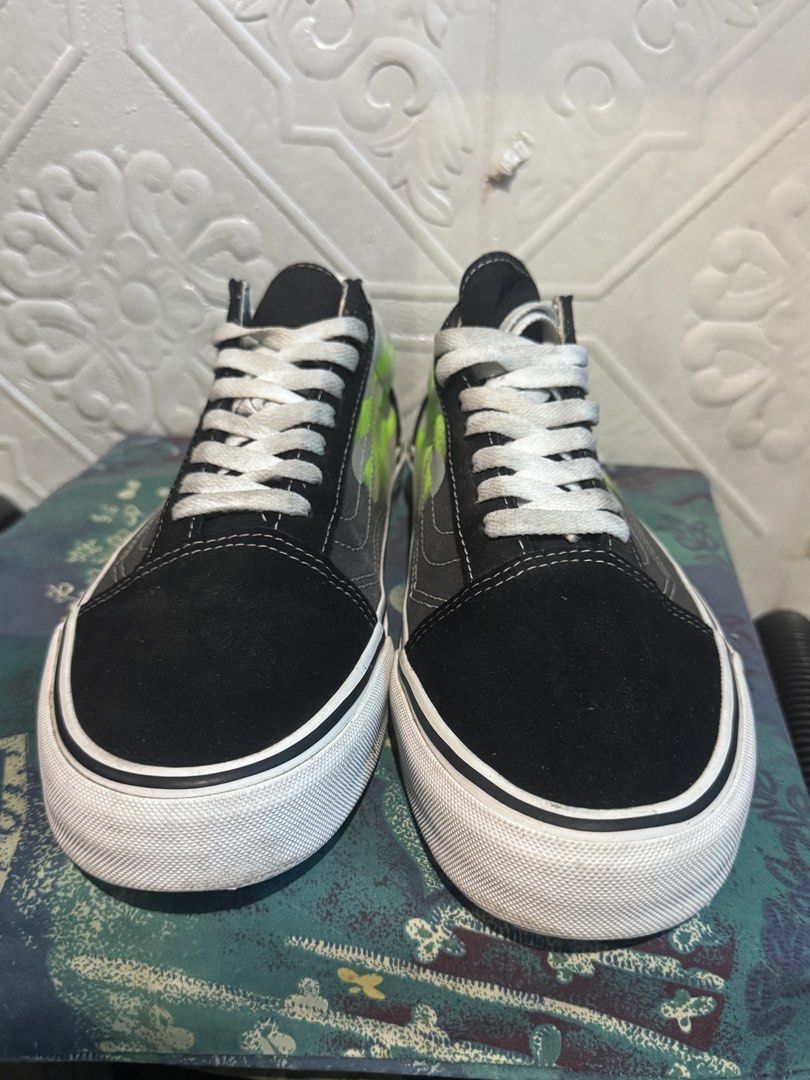 VANS Old Skool Flame Black (Category: Sneakers) located in Baguio. Submitted by ezaussie (Listing ID 1456912172, Image 2). Description: Size 11 US/44.5 EU Excellent Condition No Flaws.