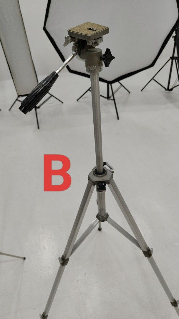 Velbon Tripod with Pan Head (Category: Tripods & Monopods) located in Manila. Submitted by rossinicalabig (Listing ID 1456794066, Image 3). Description: - 1,000 Pesos - Japan surplus used item. - Velbon tripod - Smooth pan head for fluid movements - Adjustable and securely locking legs - Ideal for both photography and videography - Fully functional with minor signs of wear - Check,test,pickup at our photo/video studio in Sta.Mesa, Mla. - Booking 