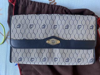 (Category: ) located in . Submitted by preluvables (Listing ID 1456924946, Image 1). Description: .