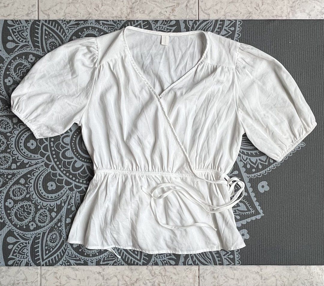 V-Neck Peplum Blouse with side-tie (Category: Blouses) located in Manila. Submitted by dayclutter (Listing ID 1456936340, Image 1). Description: .