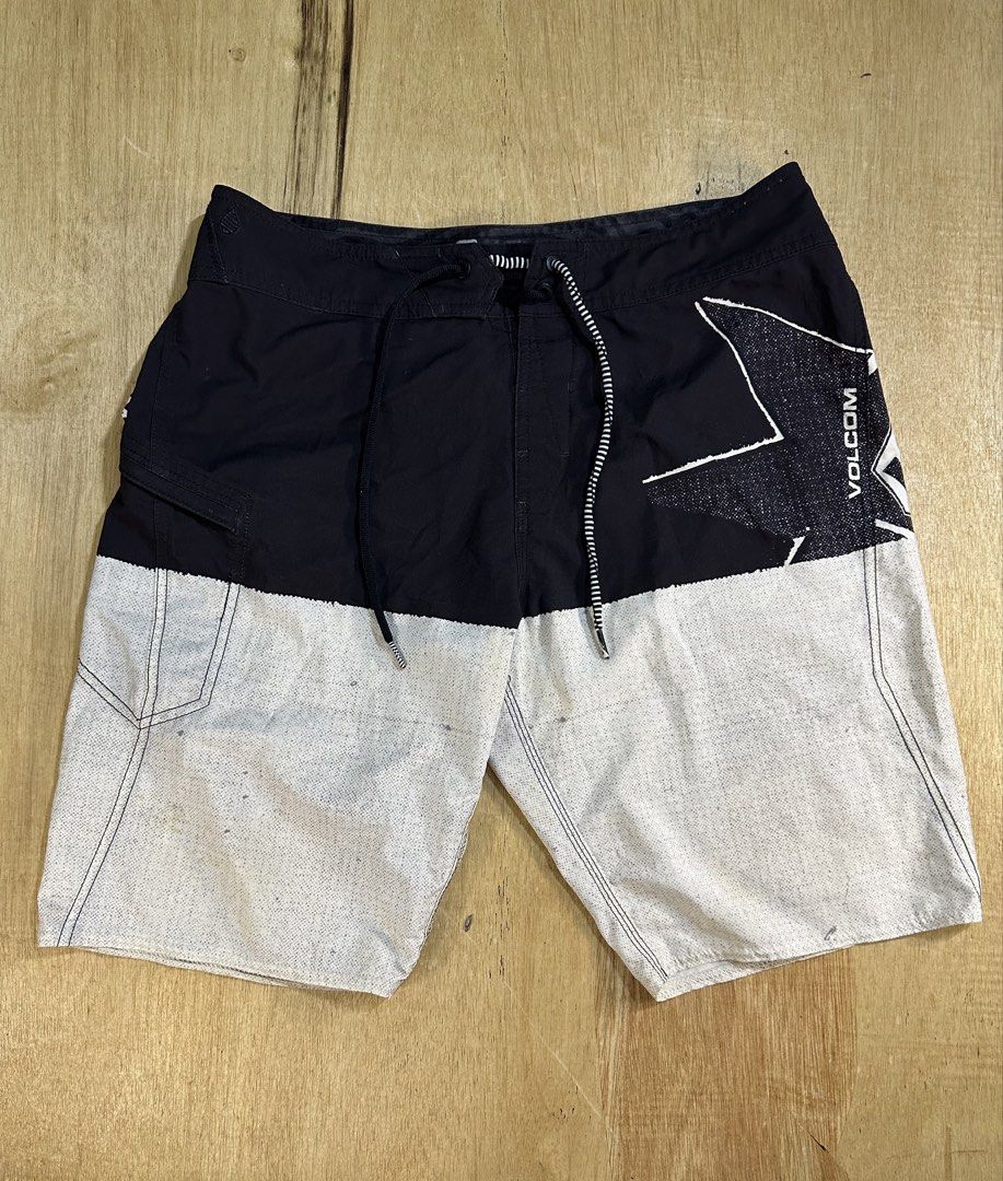 Volcom Boardshort (Category: Swim Trunks & Board Shorts) located in Bacolod City. Submitted by dannnsoy (Listing ID 1456919124, Image 1). Description: Volcom Boardshort •In very good condition •Dimension: 34”-35” x 22” •Issue: Minimal yellow stains and scratch •Price: 399 only 📍Note: Color may vary to due lighting and camera resolution. .