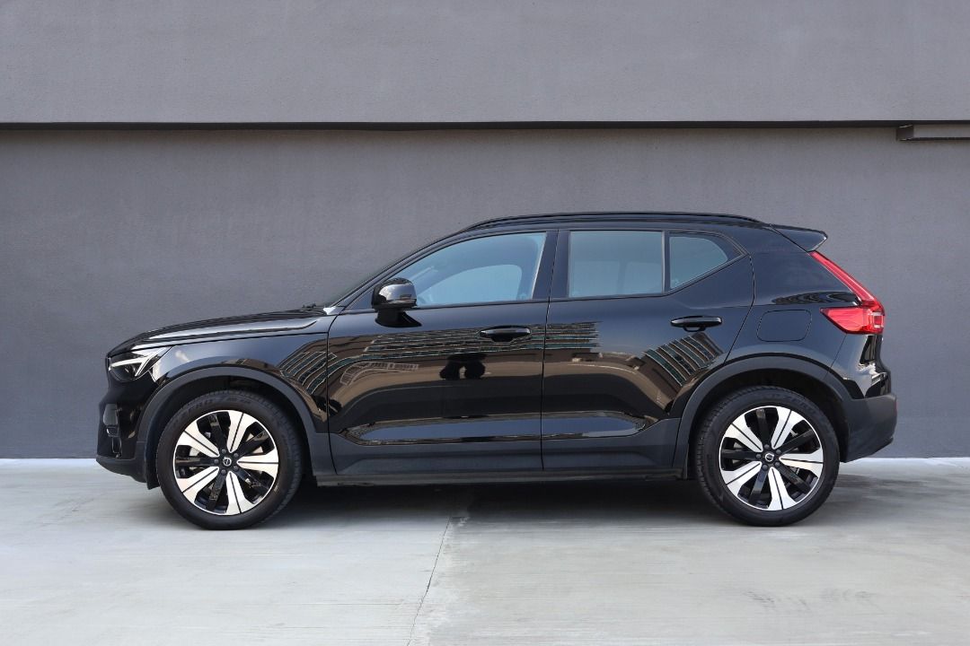 Volvo XC40 Electric Recharge Plus 69 kWh (A) (Category: Used Cars) located in Singapore. Submitted by carzworld.pteltd (Listing ID 1456865475, Image 2). Description: Viewing Strictly By Appointment Only! Low Interest Rate & Flexible Bank / In House Loan Available All Trade-In Are Welcome Message to: 💬96437773 Features Fully electric, 69kwh, 227bhp/330nm, city safety, driving assistance, SRS airbags, park assist. Accessories Keyless entry/start, 
