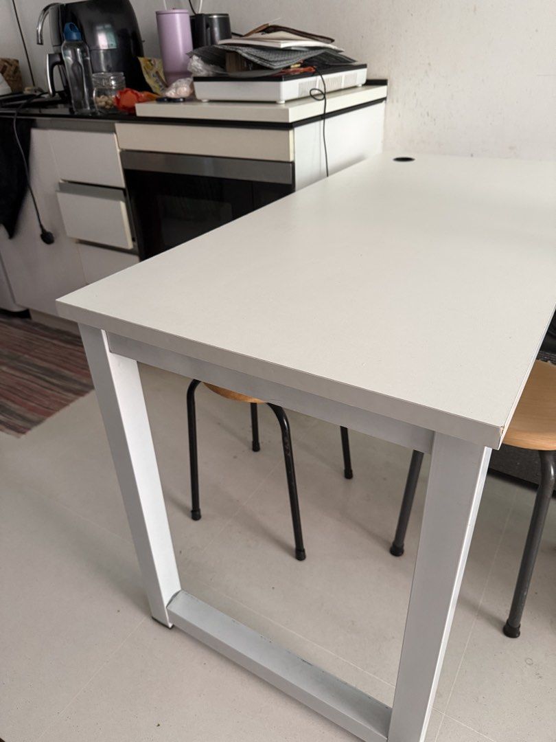 White color Table (Category: Tables & Sets) located in Singapore. Submitted by luckvee (Listing ID 1456787708, Image 1). Description: .