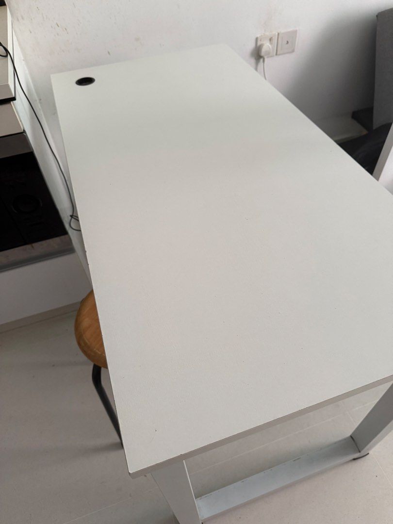White color Table (Category: Tables & Sets) located in Singapore. Submitted by luckvee (Listing ID 1456787708, Image 2). Description: .