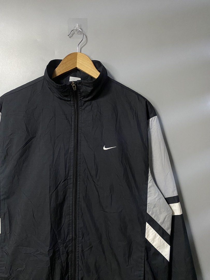 Y2k Tri-tone Nike Windbreaker (Category: Coats, Jackets and Outerwear) located in Minglanilla. Submitted by shashinn (Listing ID 1456823956, Image 3). Description: Y2k Tri-tone Nike Windbreaker Length - 28 Width - 22.5 • 9.8/10 COLOR RATE • GOOD TO EXCELLENT CONDITION • Has inner scratches (not visible when worn), Overall Condition is Excellent • Minimal stain (not noticeable) • AUTHENTIC✅ Pm for more inquiries if interested Price🏷️ + Shipping F