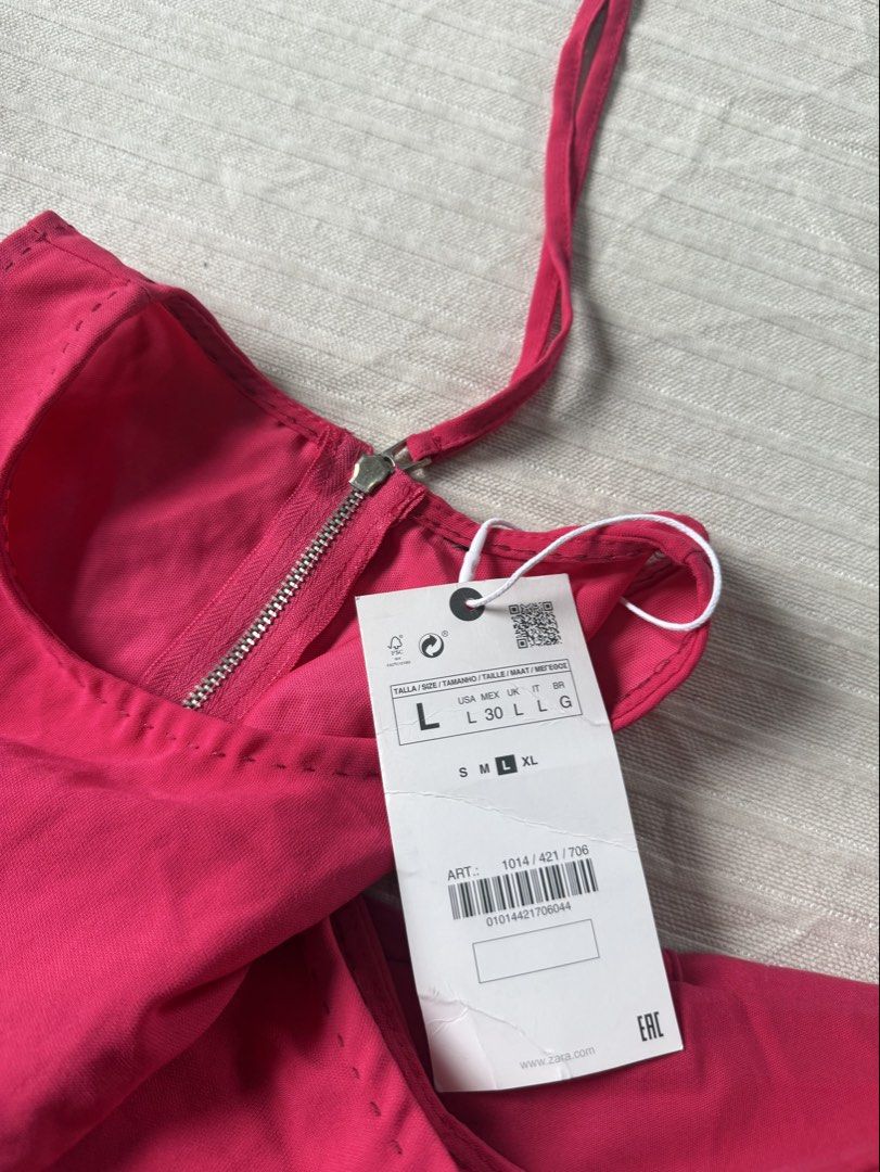 Zara Basic top & short coordinates Large (Category: Sets or Coordinates) located in Bayombong. Submitted by nica7 (Listing ID 1456871261, Image 3). Description: Both large on tag Can be sold as set or separately 550 for the short Top for 400.