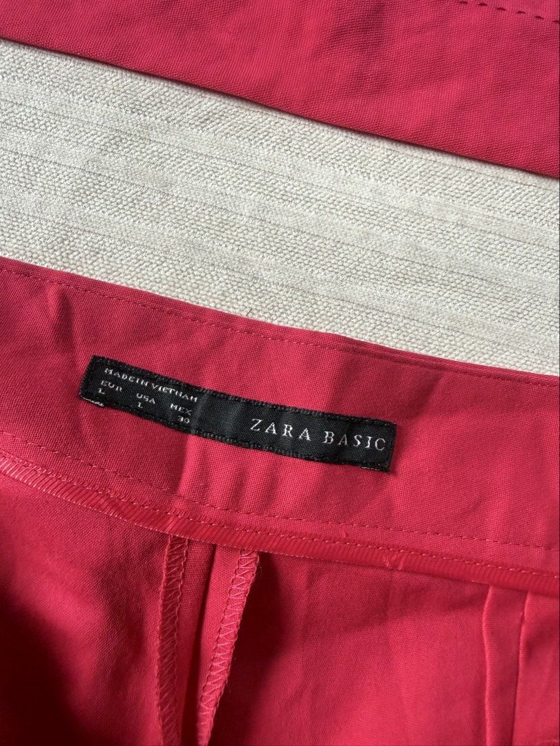 Zara Basic top & short coordinates Large (Category: Sets or Coordinates) located in Bayombong. Submitted by nica7 (Listing ID 1456871261, Image 2). Description: Both large on tag Can be sold as set or separately 550 for the short Top for 400.
