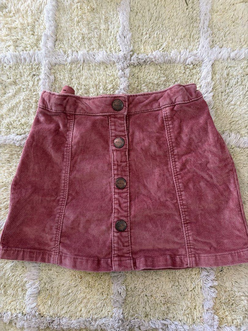 Zara kids skirts (Category: Babies & Kids Fashion) located in Lipa City. Submitted by riz022 (Listing ID 1456826135, Image 1). Description: .