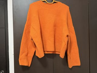 (Category: ) located in . Submitted by ml.closet (Listing ID 1456819182, Image 1). Description: .