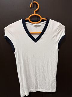 (Category: ) located in . Submitted by ml.closet (Listing ID 1456820454, Image 1). Description: .