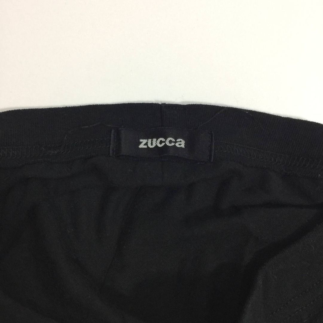 issey miyake ZUCCA Bono Inspo Top Layered (Category: Tshirts & Polo Shirts ) located in Pagsanjan. Submitted by ovothrift (Listing ID 1456902623, Image 3). Description: Length - 28 Width pit to pit - 21 very good condition no issue authentic color rate - 9.5/10 ZUCCa (or Cabane de ZUCCa) is a Japanese fashion label founded in 1988 by designer Akira Onozuka. Onozuka previously spent over a decade working as a close assistant in Tokyo and Paris und