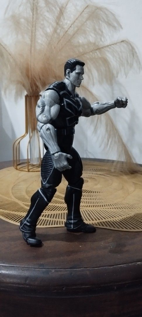 2007 Hasbro ML X-Men: The Last Stand Colossus (Category: Figurines & Statues) located in Manila. Submitted by ventajetoyz625 (Listing ID 1456967050, Image 2). Description: - Vintage Marvel Legends Colossus Action Figure - 7 inches tall - Highly Articulated for Dynamic Posing - "Mejo" loose abs - Ideal Addition to Any Marvel Collection - What you see is what you get.