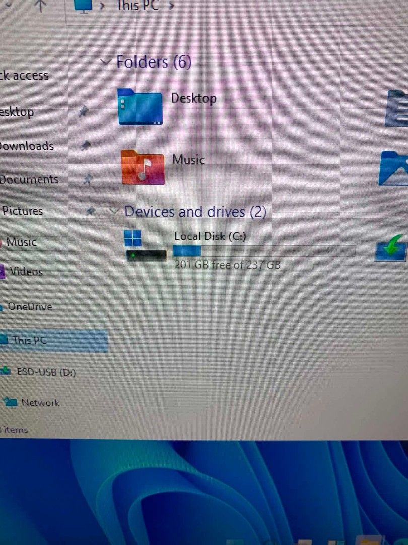 24 inches All in One PC (Category: Desktops) located in Manila. Submitted by happyearth.953a15 (Listing ID 1457077563, Image 3). Description: 24 inches All in One PC I5 4th gen Intel HD graphics 4600 16gb ram 256gb ssd Windows 11 pro OS Ms office installed Free mouse and keyboard 💸💸 8,000 each Location: San Andres bukid manila Pick up or deliver cod.
