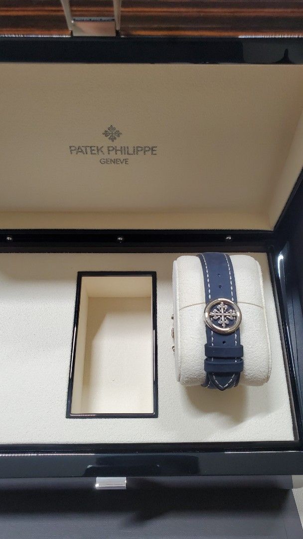 5172G-001 white gold Patek Philippe (Category: Watches) located in Singapore. Submitted by LuxuryHall (Listing ID 1457039279, Image 3). Description: The ref. 5172G-001 in a new white gold case with rounded guilloched pushers and three-tier lugs also has an Updated column wheel, horizontal clutch, and manual winding chronograph. 2022 Full Set. Case Shape Round Case Back Sapphire crystal Case Material White gold Diameter 41 mm Water Resistance 30m 