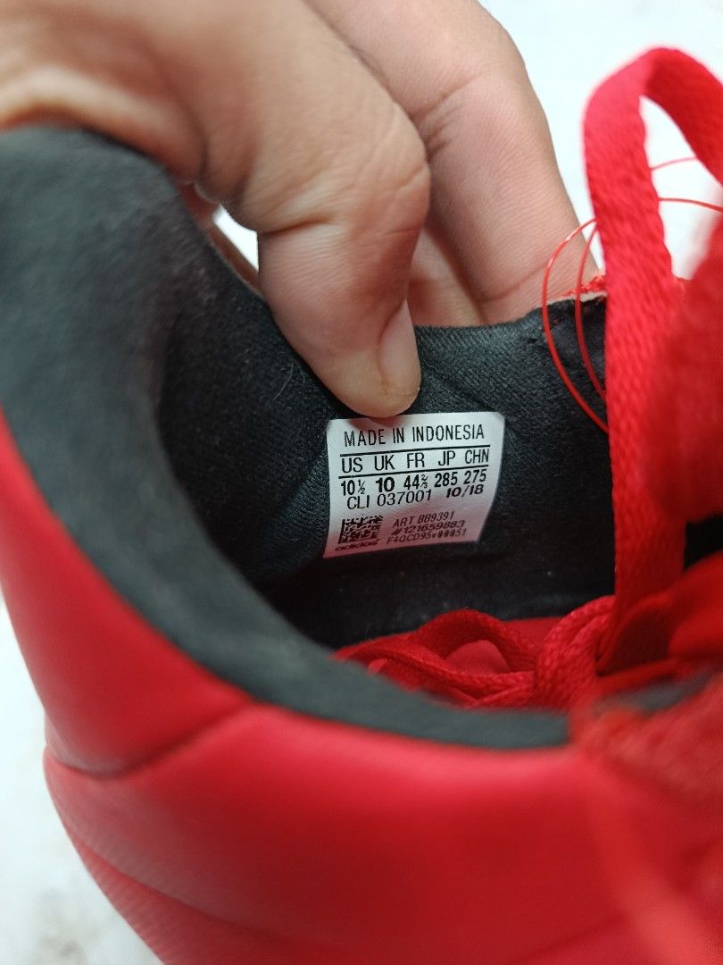 ADIDAS FUTSAL SHOES (Category: Sneakers) located in Dagupan City. Submitted by rodolfo_b (Listing ID 1457060630, Image 2). Description: .