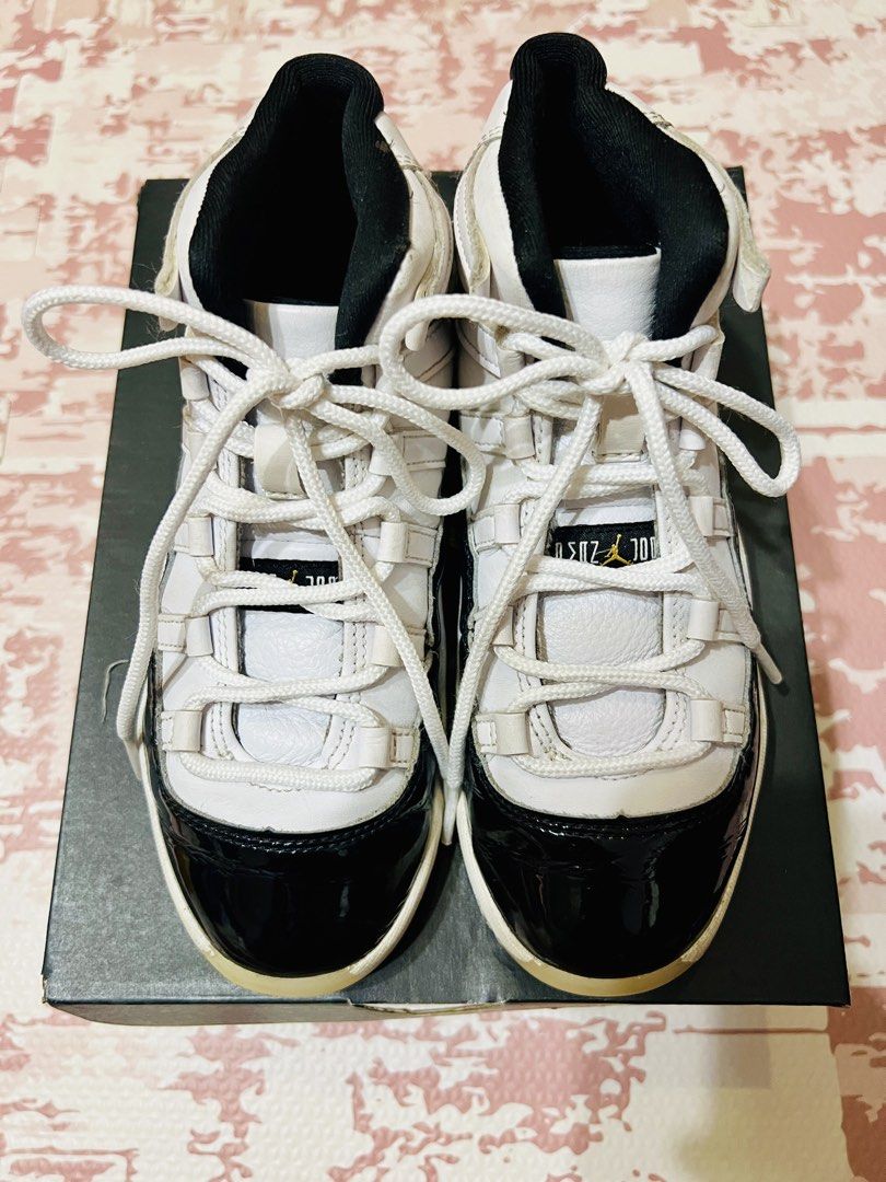 Air Jordan 11 Retro Gratitude Size 2Y (Category: Babies & Kids Fashion) located in Quezon City. Submitted by prettydollph (Listing ID 1457073428, Image 2). Description: - Classic Air Jordan 11s - White leather upper with black patent leather accents - Iconic and timeless design - Perfect for collectors or daily wear - Comes with the original box - Size 2Y - lightly used for indoor training (with normal creases and scratches- see photos).