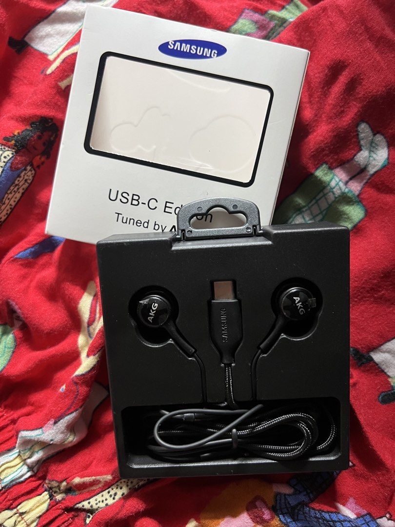 AKG TYPE C SAMSUNG EARPHONE (Category: Earphones) located in Manila. Submitted by as_onlineshop11 (Listing ID 1457121693, Image 2). Description: .